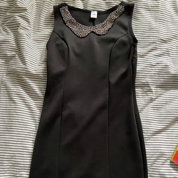 Elegant Collar Mini Dress - Picture 1 of 1